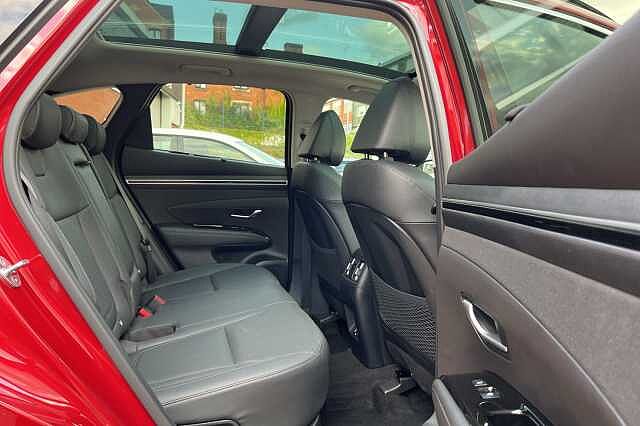 Hyundai TUCSON 1.6 T-GDi Hybrid 230ps Ultimate 5dr 2WD Auto Red