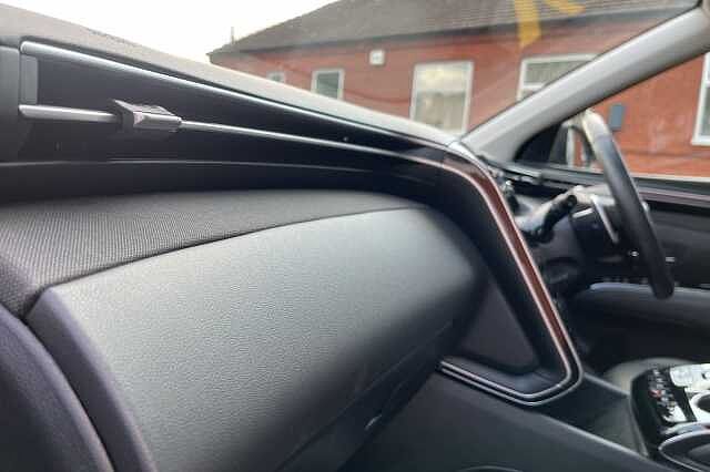 Hyundai TUCSON 1.6 T-GDi Hybrid 230ps Ultimate 5dr 2WD Auto Red