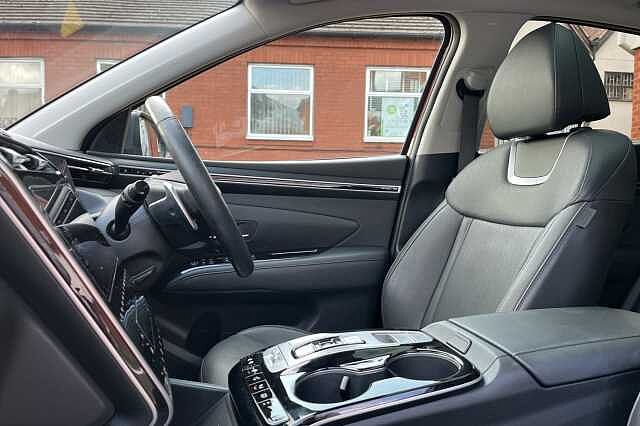 Hyundai TUCSON 1.6 T-GDi Hybrid 230ps Ultimate 5dr 2WD Auto Red