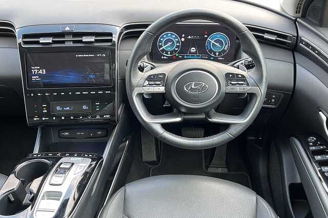 Hyundai TUCSON 1.6 T-GDi Hybrid 230ps Ultimate 5dr 2WD Auto Red