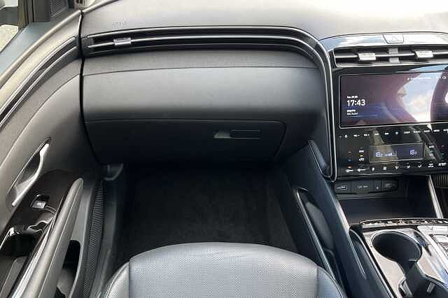 Hyundai TUCSON 1.6 T-GDi Hybrid 230ps Ultimate 5dr 2WD Auto Red