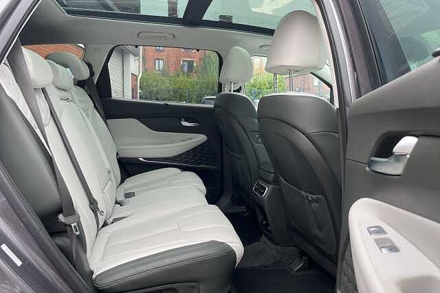 Hyundai SANTA FE 1.6 T-GDi Plug-in Hybrid Ultimate 5dr 4WD Auto Grey