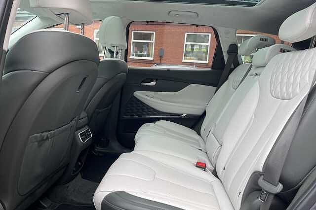 Hyundai SANTA FE 1.6 T-GDi Plug-in Hybrid Ultimate 5dr 4WD Auto Grey