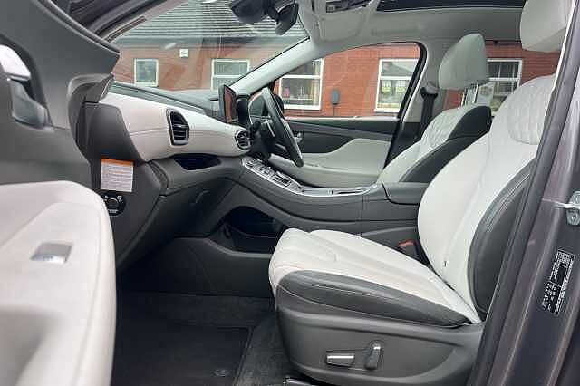 Hyundai SANTA FE 1.6 T-GDi Plug-in Hybrid Ultimate 5dr 4WD Auto Grey