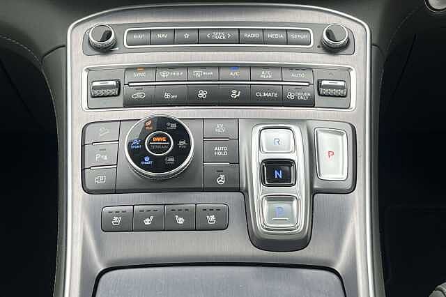 Hyundai SANTA FE 1.6 T-GDi Plug-in Hybrid Ultimate 5dr 4WD Auto Grey