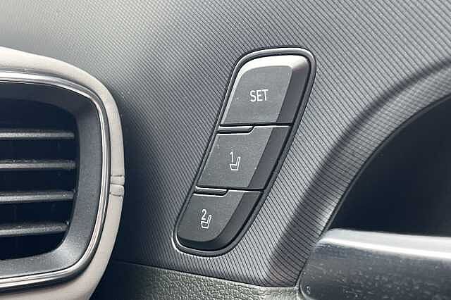Hyundai SANTA FE 1.6 T-GDi Plug-in Hybrid Ultimate 5dr 4WD Auto Grey