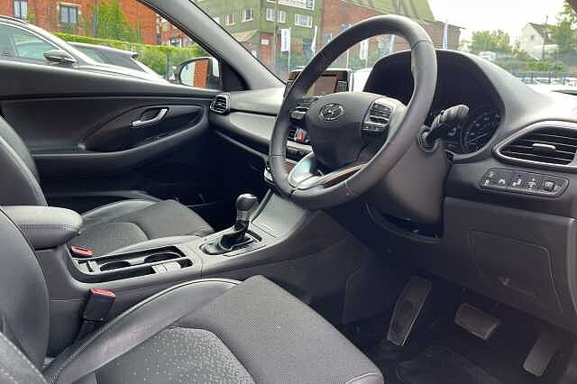 Hyundai i30 Fastback 1.4 T-GDI Premium 5dr DCT