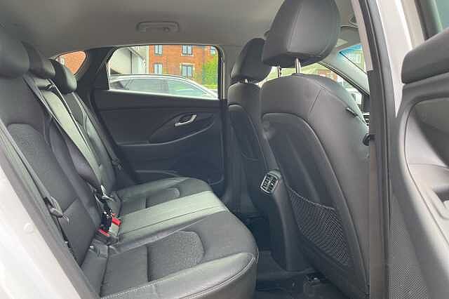 Hyundai i30 Fastback 1.4 T-GDI Premium 5dr DCT