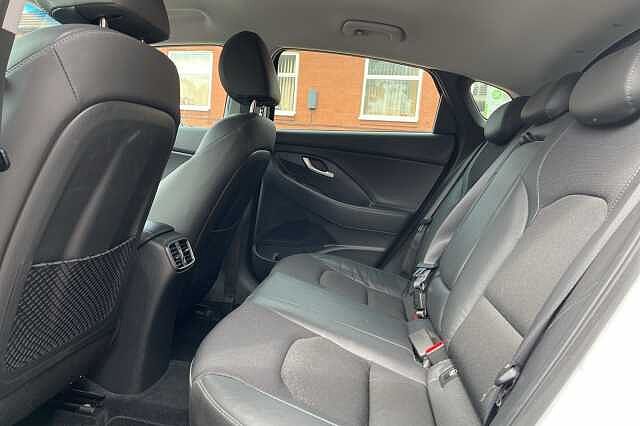 Hyundai i30 Fastback 1.4 T-GDI Premium 5dr DCT