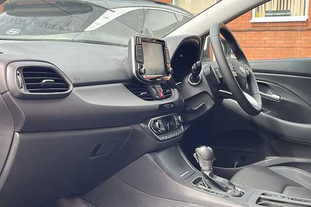 Hyundai i30 Fastback 1.4 T-GDI Premium 5dr DCT