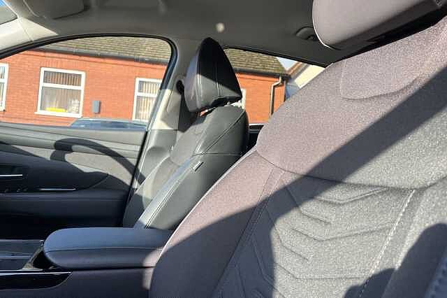 Hyundai TUCSON 1.6T 48Volt MHEV Premium 5dr DCT White