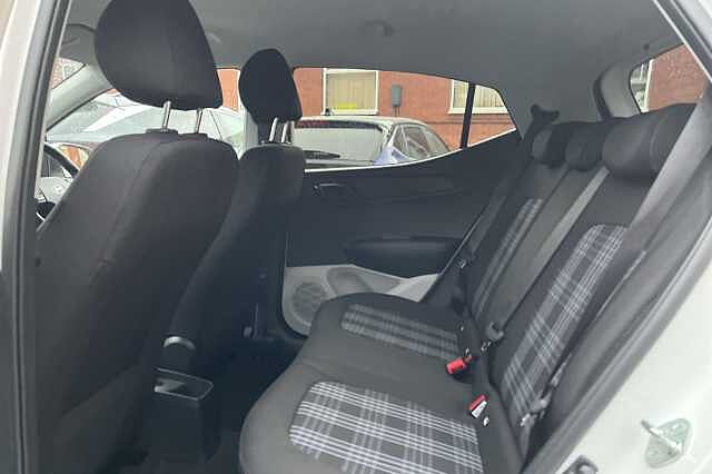 Hyundai I10 1.0 Premium 5dr [Nav] White