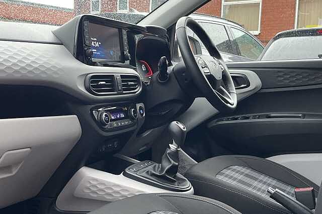 Hyundai I10 1.0 Premium 5dr [Nav] White