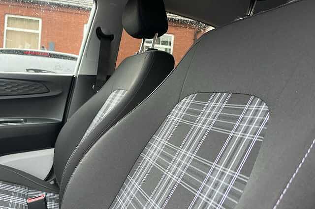 Hyundai I10 1.0 Premium 5dr [Nav] White