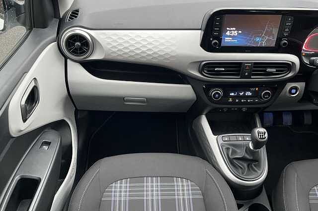 Hyundai I10 1.0 Premium 5dr [Nav] White