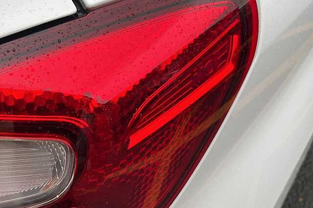 Hyundai I10 1.0 Premium 5dr [Nav] White