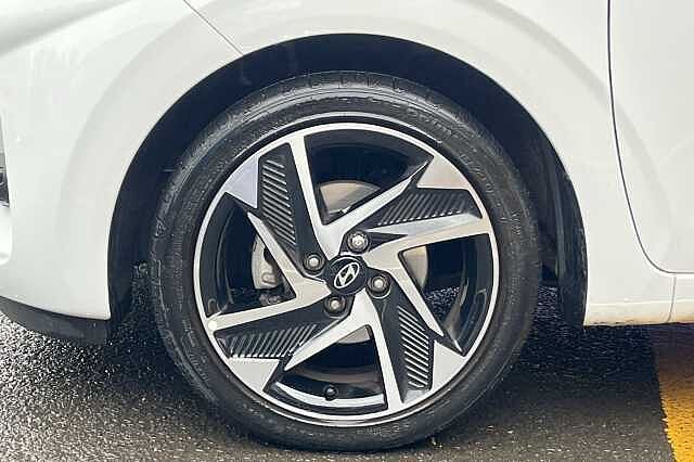 Hyundai I10 1.0 Premium 5dr [Nav] White