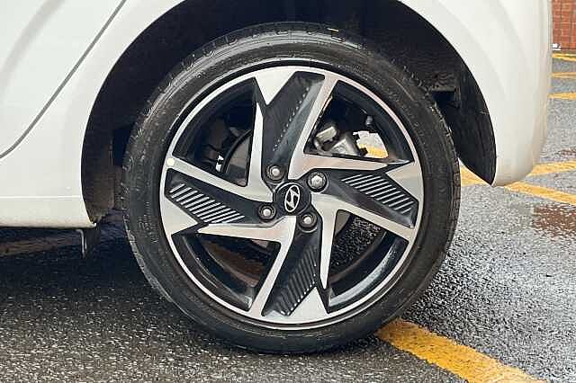 Hyundai I10 1.0 Premium 5dr [Nav] White