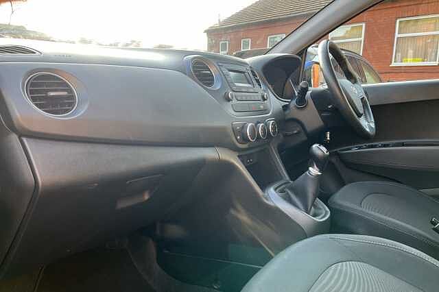 Hyundai i10 1.0 SE 5dr