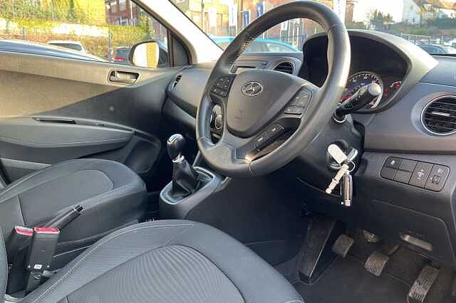 Hyundai i10 1.0 SE 5dr