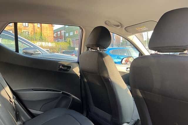 Hyundai i10 1.0 SE 5dr