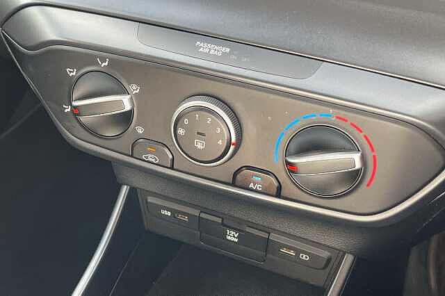 Hyundai BAYON 1.0 T-GDi 48Volt MHEV SE Connect 5dr DCT Blue