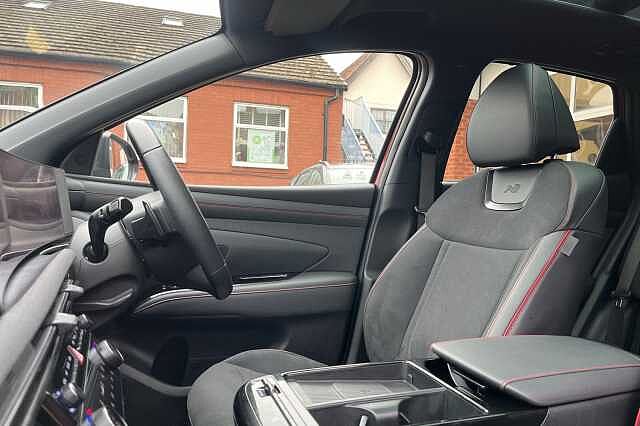Hyundai TUCSON 1.6T Hybrid N Line S 5dr Auto Red