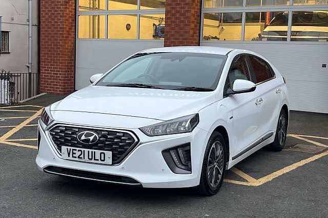 Hyundai IONIQ 1.6 GDi Plug-in Hybrid Premium SE 5dr DCT White
