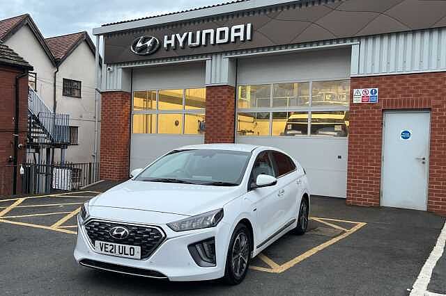 Hyundai IONIQ 1.6 GDi Plug-in Hybrid Premium SE 5dr DCT White
