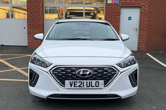 Hyundai IONIQ 1.6 GDi Plug-in Hybrid Premium SE 5dr DCT White