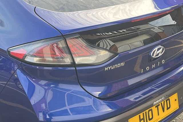 Hyundai IONIQ 1.6 GDi Hybrid Premium SE 5dr DCT Blue