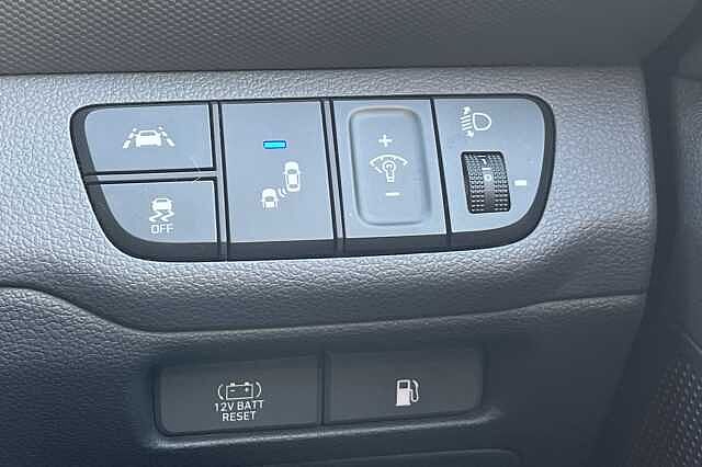 Hyundai IONIQ 1.6 GDi Hybrid Premium SE 5dr DCT Blue