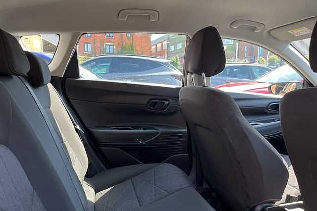 Hyundai BAYON 1.0 T-GDi 48Volt MHEV SE Connect 5dr DCT Black