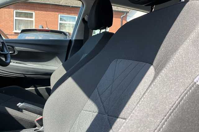 Hyundai BAYON 1.0 T-GDi 48Volt MHEV SE Connect 5dr DCT Black