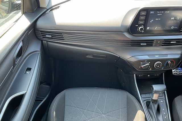 Hyundai BAYON 1.0 T-GDi 48Volt MHEV SE Connect 5dr DCT Black