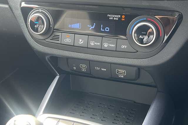 Hyundai I10 1.2 Premium 5dr Auto [Nav] Black