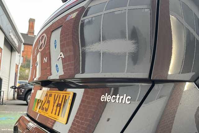 Hyundai KONA 65 kWh (218ps) Advance Grey
