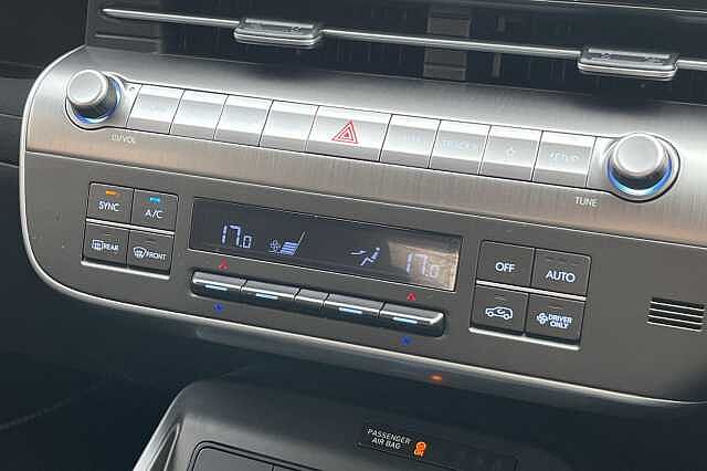 Hyundai KONA 65 kWh (218ps) Advance Grey