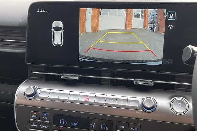 Hyundai KONA 65 kWh (218ps) Advance Grey