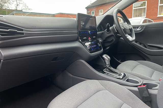 Hyundai IONIQ 1.6 GDi Hybrid Premium 5dr DCT