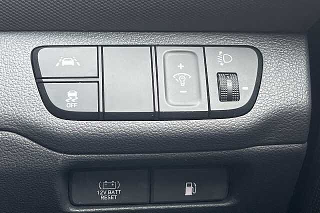 Hyundai IONIQ 1.6 GDi Hybrid Premium 5dr DCT