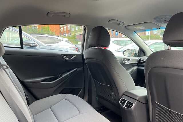 Hyundai IONIQ 1.6 GDi Hybrid Premium 5dr DCT