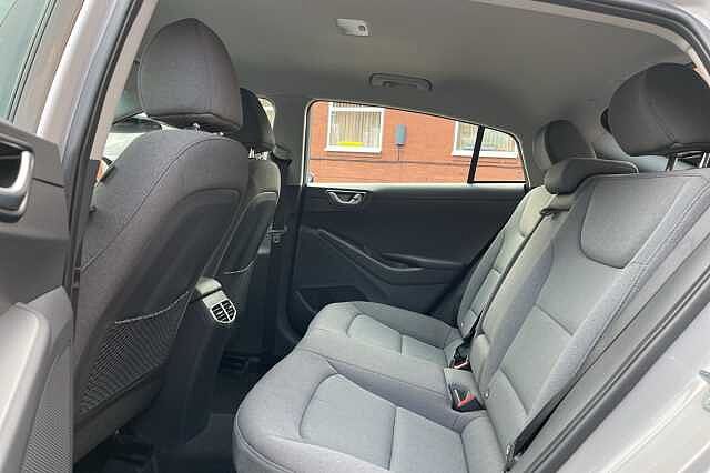 Hyundai IONIQ 1.6 GDi Hybrid Premium 5dr DCT