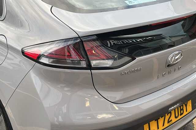Hyundai IONIQ 1.6 GDi Hybrid Premium 5dr DCT