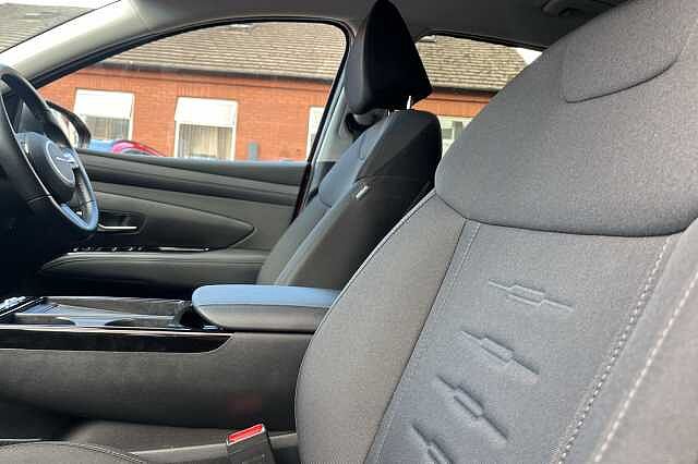 Hyundai TUCSON 1.6T Plug-in Hybrid Advance 5dr Auto Red