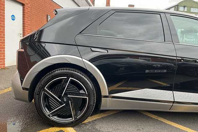 Hyundai IONIQ 5 Ultimate 84 kWh 5dr AWD Auto Black