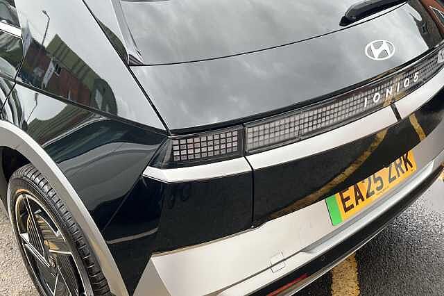 Hyundai IONIQ 5 Ultimate 84 kWh 5dr AWD Auto Black