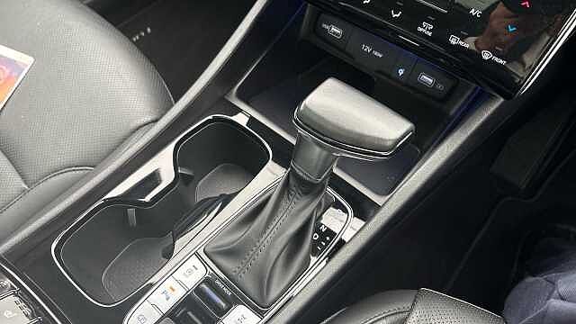 Hyundai TUCSON 1.6 TGDi 48V MHD 180 Ultimate 5dr 4WD DCT Petrol Estate Red