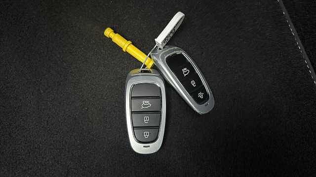 Hyundai TUCSON 1.6 TGDi 48V MHD 180 Ultimate 5dr 4WD DCT Petrol Estate Red