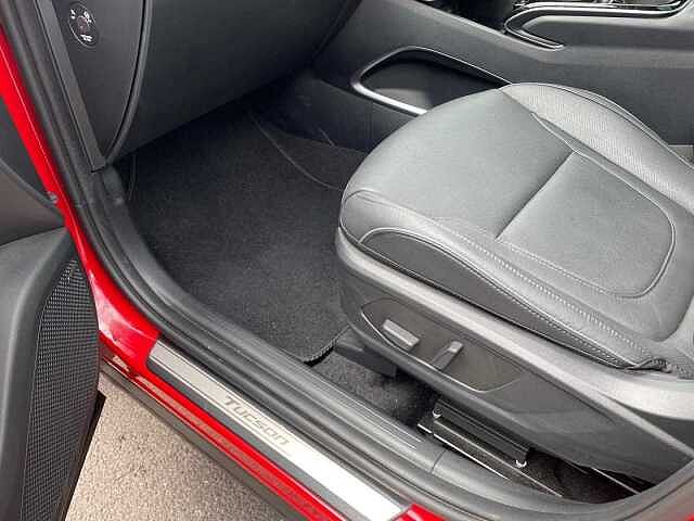 Hyundai TUCSON 1.6 T-gdi Hybrid 230 Ultimate Au Engine Red